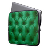 Nahe Hintergrundtextur von dunkelgrünem Capiton Laptopschutzhülle (Vorderseite Links)