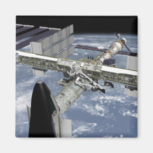 Nahe hohe Ansicht des Shuttles angekoppelt Magnet