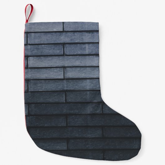 Nahe Mauer aus grauem Backstein Kleiner Weihnachtsstrumpf (Vorderseite)