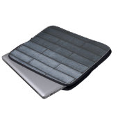 Nahe Mauer aus grauem Backstein Laptopschutzhülle (Vorne Knopf)