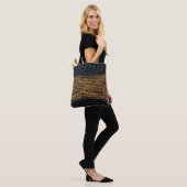 Nahe schwarze Schlangenhautextur Tasche (Am Model)