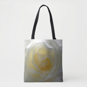 Nahe Tasche mit weißer Rose
