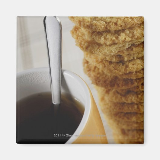 Nahe Tasse Kaffee mit Keksen Magnet (Vorne)