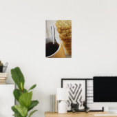 Nahe Tasse Kaffee mit Keksen Poster (Heimbüro)