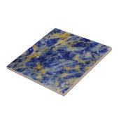 Nahen aus einer blauen Sodalite Fliese (Seite)