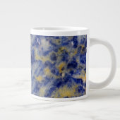 Nahen aus einer blauen Sodalite Jumbo-Tasse (Rechts)
