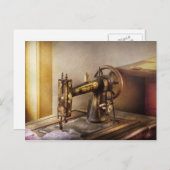 Nähen - Eine schwarz-weiße Nähmaschine Postkarte (Vorne/Hinten)