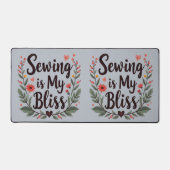 Nähen ist meine Bläschen-Typografie Schreibtischunterlage (Vorderseite)