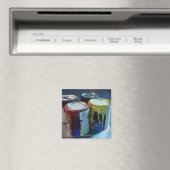 Nahen von vier Farbdosen Magnet (In Situ (Geschirrspüler))