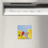 Nahen von zwei Gummienten Magnet (In Situ (Geschirrspüler))