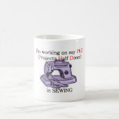 Nähender PhD Kaffeetasse (Mittel)