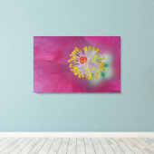 Naher Aufbau von Hibiskus Blume Stamen, Hibiskus Leinwanddruck (Insitu (Holzboden))