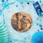 Naher Aufstieg auf Camel in der Oman-Wüste Pappteller (Party)