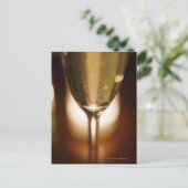 Naher Blick auf das Champagnerglas Postkarte (Stehend Vorderseite)