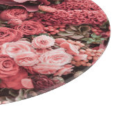 Naher, blumengeschmückter abstrakter Hintergrund. Schneidebrett (Ecke)