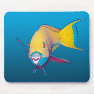 Naher Papageienfisch! Gradient-blauer Hintergrund Mousepad