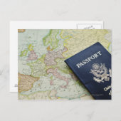 Naher Reisepass auf europäischer Karte (Vorne/Hinten)