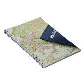 Naher Reisepass auf europäischer Karte Notizblock (Rechte Seite)