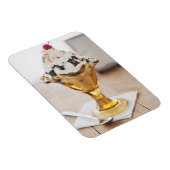 Naher Sundaarm mit Kirsche oben Magnet (Rechte Seite)