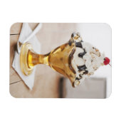 Naher Sundaarm mit Kirsche oben Magnet (Horizontal)