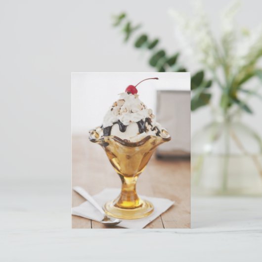 Naher Sundaarm mit Kirsche oben Postkarte (Stehend Vorderseite)