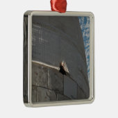 Naher Weltraumbahnhof Ornament Aus Metall (Rechts)