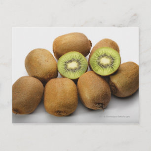 Nahes Anziehen von Kiwi-Früchten Postkarte