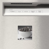 Nahes Auffüllen einer Schüssel mit Kaffeebohnen Magnet (In Situ (Geschirrspüler))