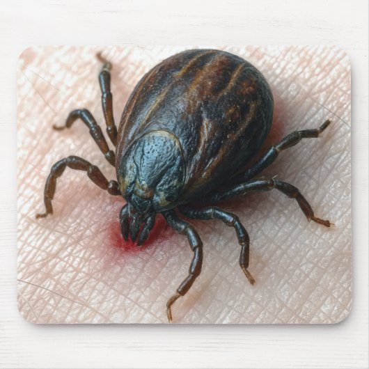Nahes Aufkleben einer Tick On Human Skin Mousepad (Vorne)