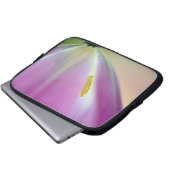 Nahes Aufsetzen der Unterseite der Tulpe-Blume, Ku Laptopschutzhülle (Vorne Knopf)