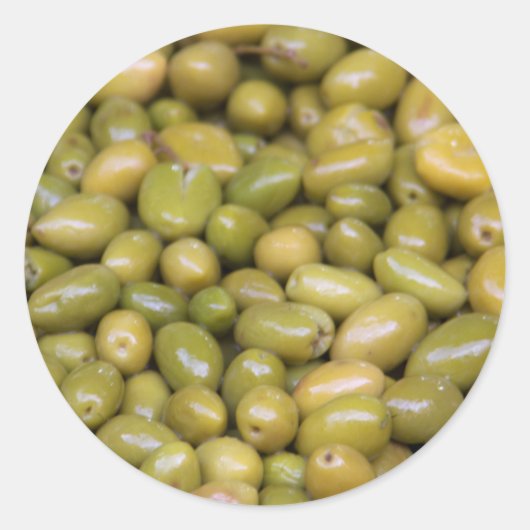 Nahes Aufsetzen grüner Oliven Runder Aufkleber (Vorderseite)