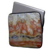 Nahes Aufsetzen von versteinertem Holz Laptopschutzhülle (Vorderseite Links)