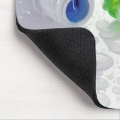 Nahes Auftragen von Zahnpasta und Zahnbürsten Mousepad (Ecke)