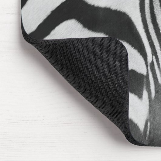 Nahes Aufziehen von Zebra im Gesicht und an der Sc Mousepad (Ecke)