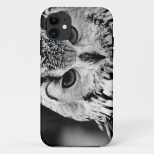 Nahes hohes Porträt der eurasischen Eagle-Eule iPhone 11 Hülle