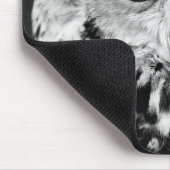 Nahes hohes Porträt der eurasischen Eagle-Eule Mousepad (Ecke)