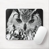 Nahes hohes Porträt der eurasischen Eagle-Eule Mousepad (Mit Mouse)