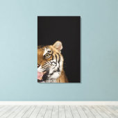 Nahes Ohr des zerreißenden Tigers Leinwanddruck (Insitu (Holzboden))