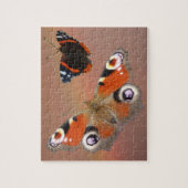 Nahes Puzzle: Pfau und Schmetterling Atalanta Puzzle (Vertikal)