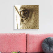 Nahes Sepia-Bild eines Grausehauges Leinwanddruck (Insitu (Wohnzimmer))