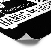 Nähmaschine, mit der sie in der Nacht mit ihren Hä Poster (Ecke)