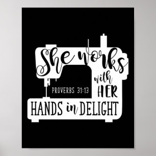 Nähmaschine, mit der sie in der Nacht mit ihren Hä Poster