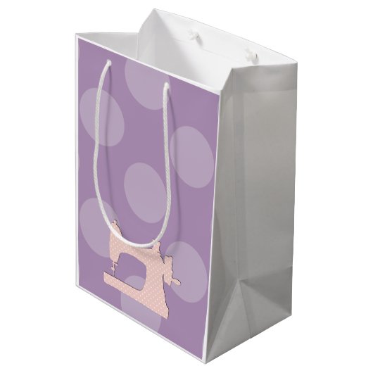 Nähmaschine, Nadel, Stifte, Polka-Punkte Mittlere Geschenktüte (Rückseite Schrägansicht)