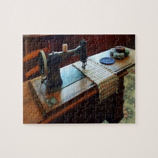 Nähmaschine und Schneidemaschine Puzzle (Horizontal)