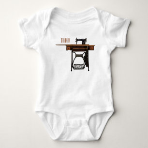 Nähmaschinen-Comic-Illustration Baby Strampler