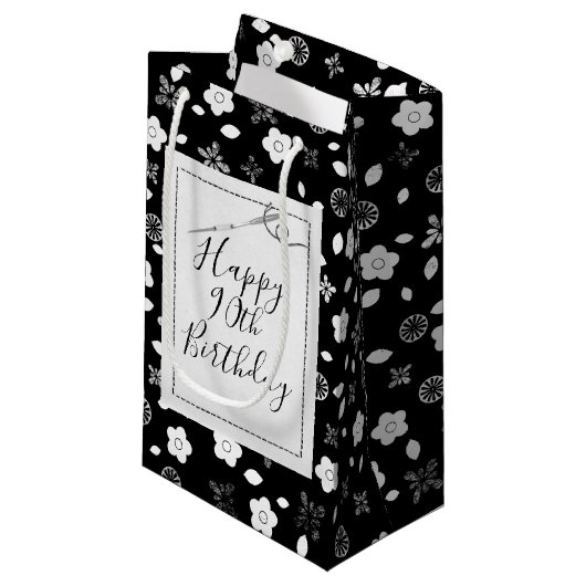 Nähnadel zum 90. Geburtstag Kleine Geschenktüte (Vorderseite Schrägansicht)