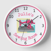 Nähraum, rosa Vintage Maschine, personalisiert Uhr (Vorderseite)