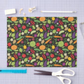 Nahrung auf einem schwarzen Hintergrund Seidenpapier (Handwerk)