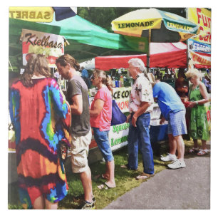 Nahrungskarren auf der Messe Fliese