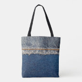 Naht mit orangefarbenem Faden auf gebleicht Tasche (Rückseite)